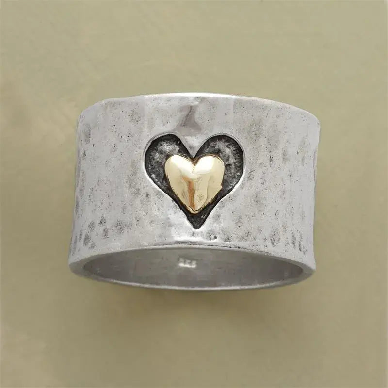 Alina – Vintage Heart Ring