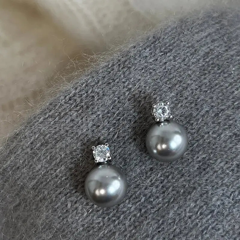 Noire – Classic Drop Earrings with Dark Pearls
