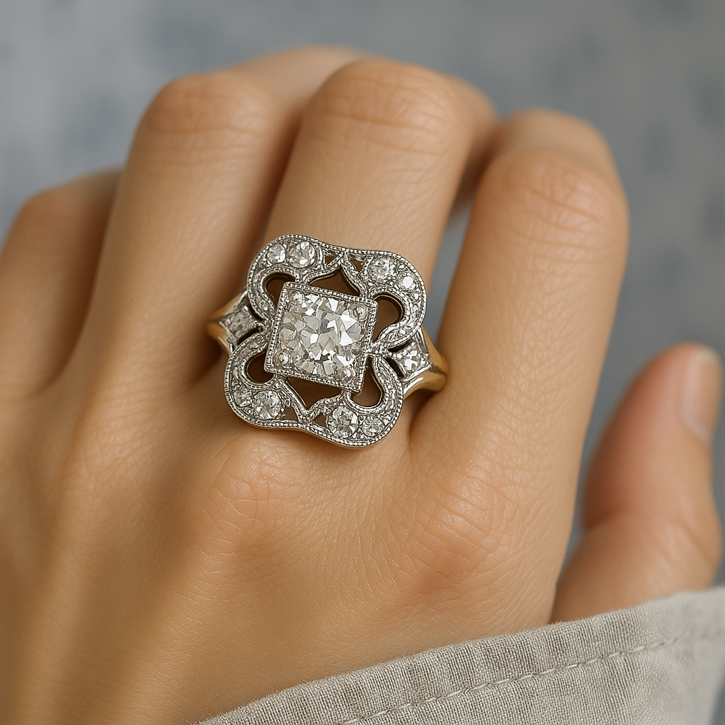 Leanie – Vintage Gold Ring with Zirconia