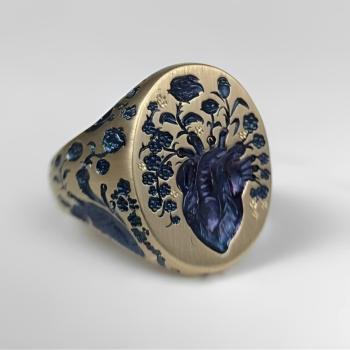 Bailey – Vintage Ring Featuring Blue Flower Crafted from Gold
