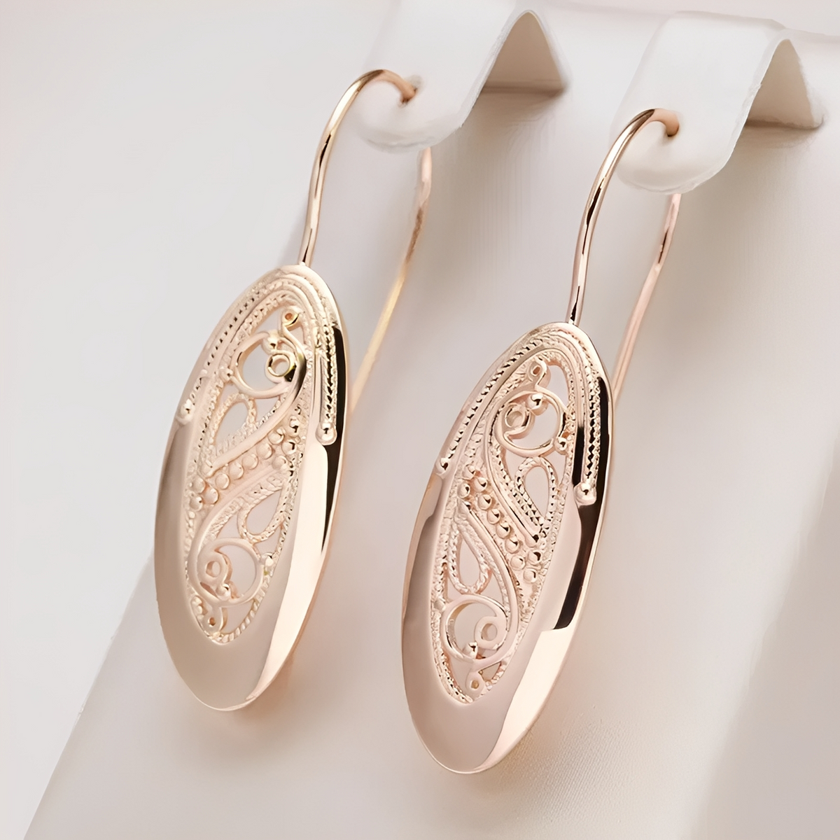 Salma – Chic Hollow Earrings