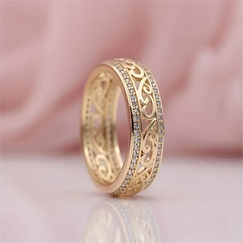 Elena – Golden Hollow Shiny Ring