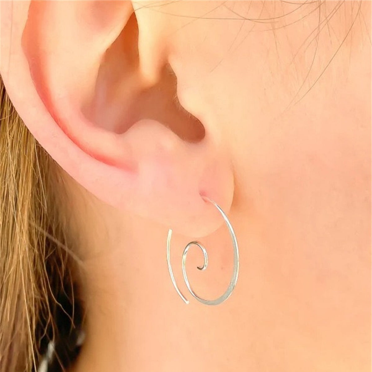 Yara – Bohemian spiral earrings in silver