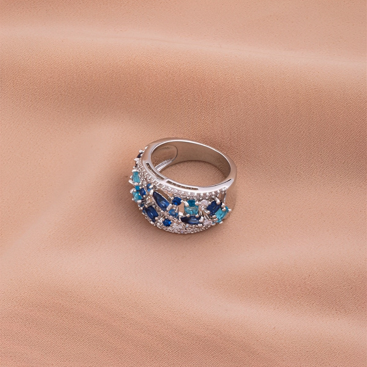 Julie – Vintage Ring with Blue Zircon and Gold Accent