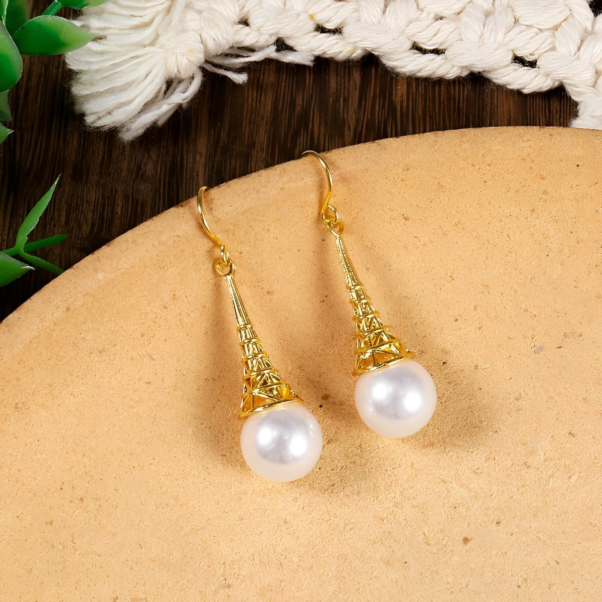 Feliza – Vintage Golden Earrings with Dangle Pearls