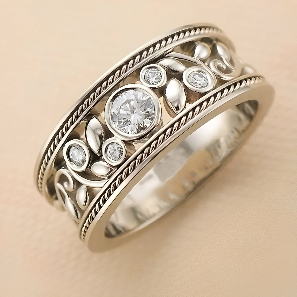 Nina – Vintage Ring in Silver & Zircon