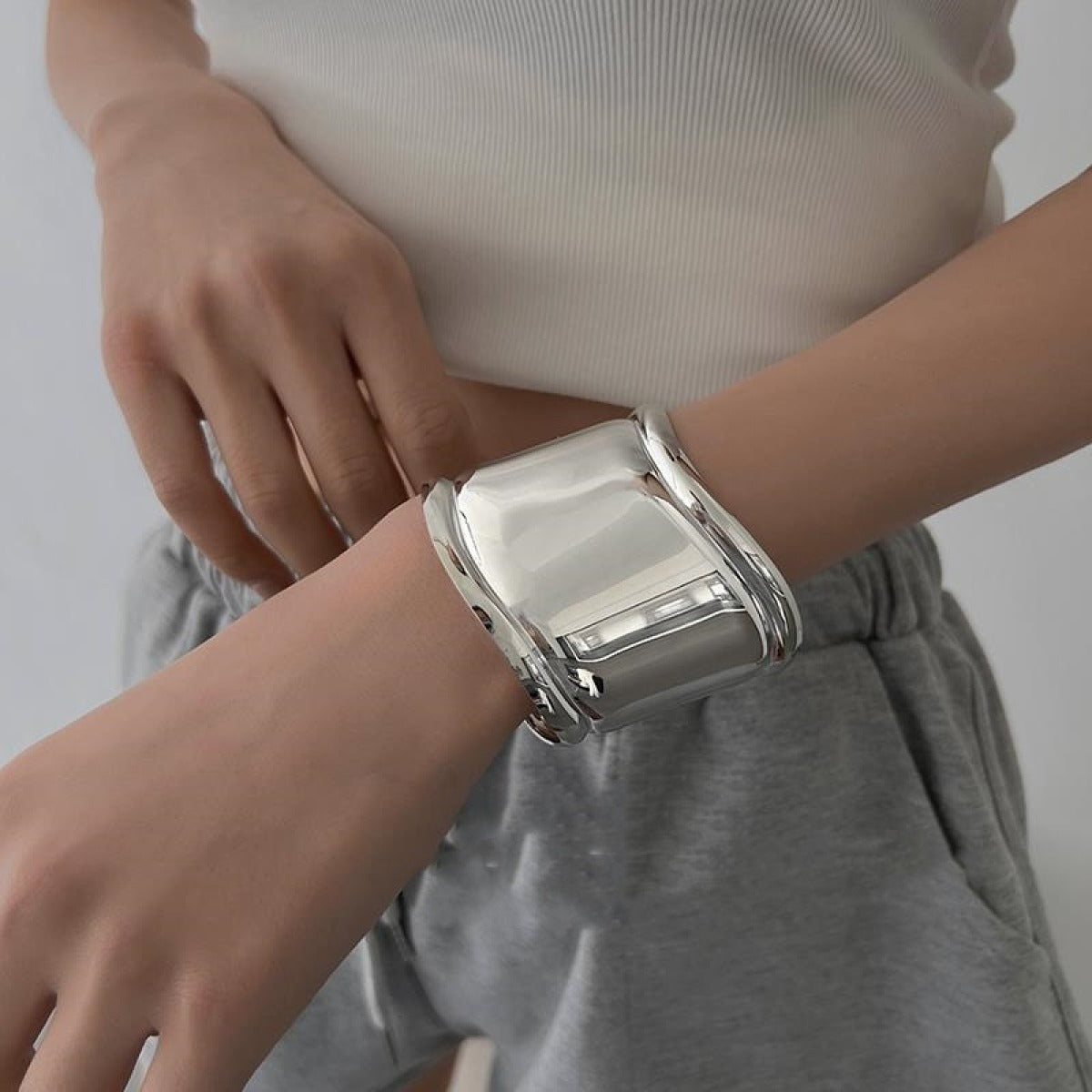 Daria – Wide Metallic Cuff Bracelet