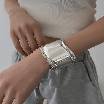 Daria – Wide Metallic Cuff Bracelet
