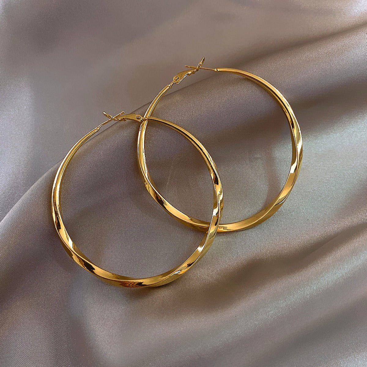 Enola – Vintage Hoop Earrings in Pink Gold