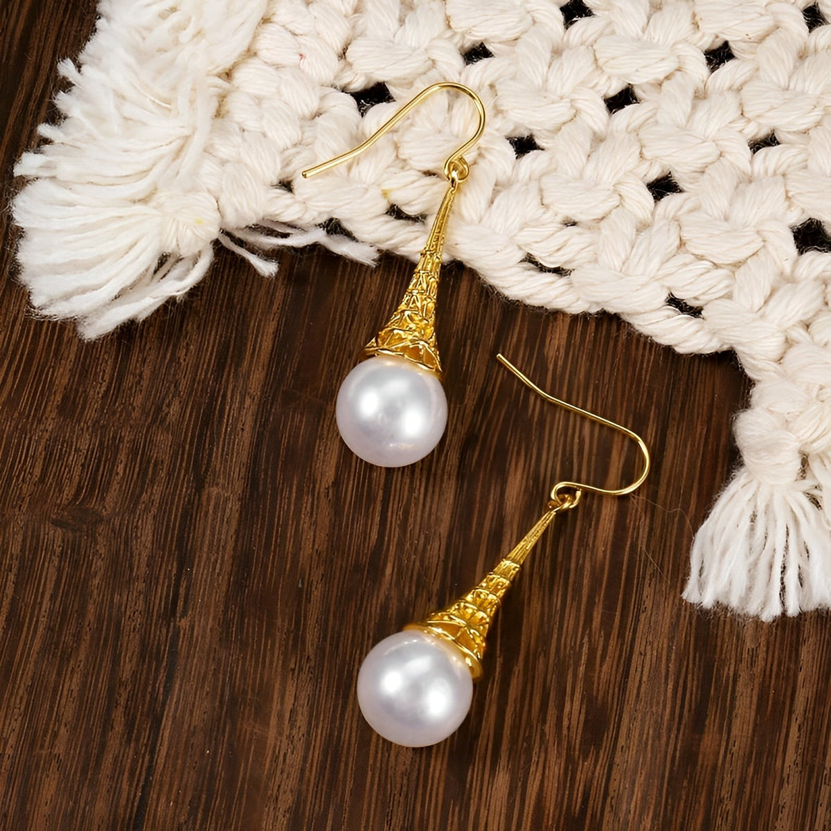 Feliza – Vintage Golden Earrings with Dangle Pearls