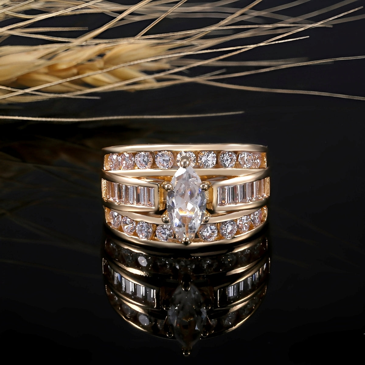 Tara – Ring in Bright Gold