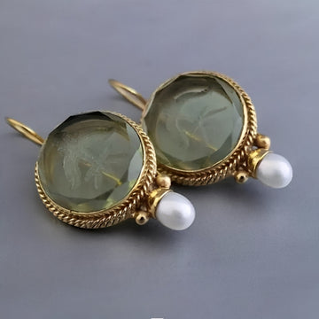 Nolwenn – Vintage Earrings Featuring Pearl and Emerald