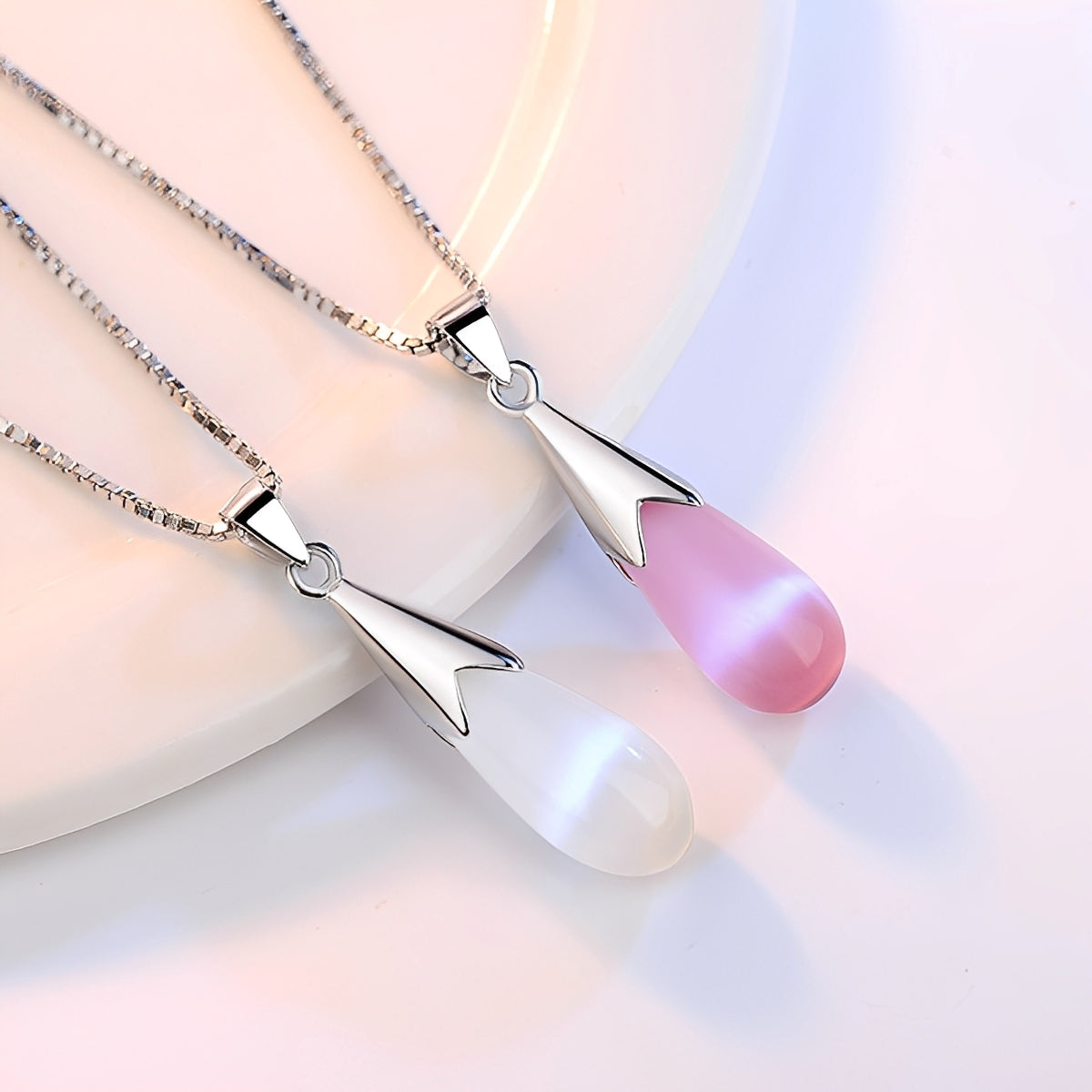 Adele – Elegant Pendant Moonstone