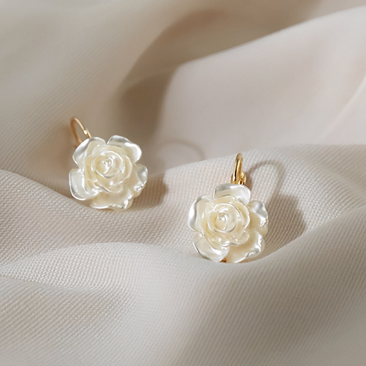 Kylie – Chic Rose Earrings
