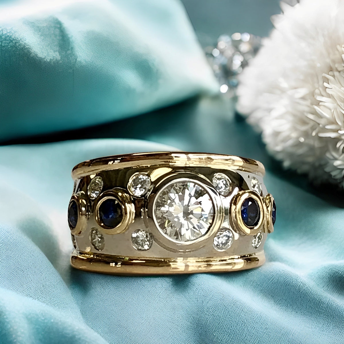 Sierra – Vintage Gold Ring with Set Zircon