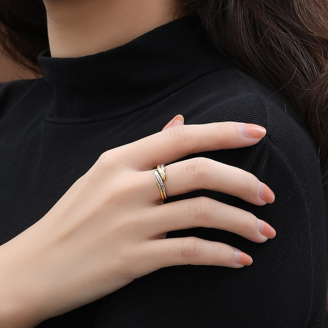 Elaine – S925 Silver Ring with Irregular Wave Design