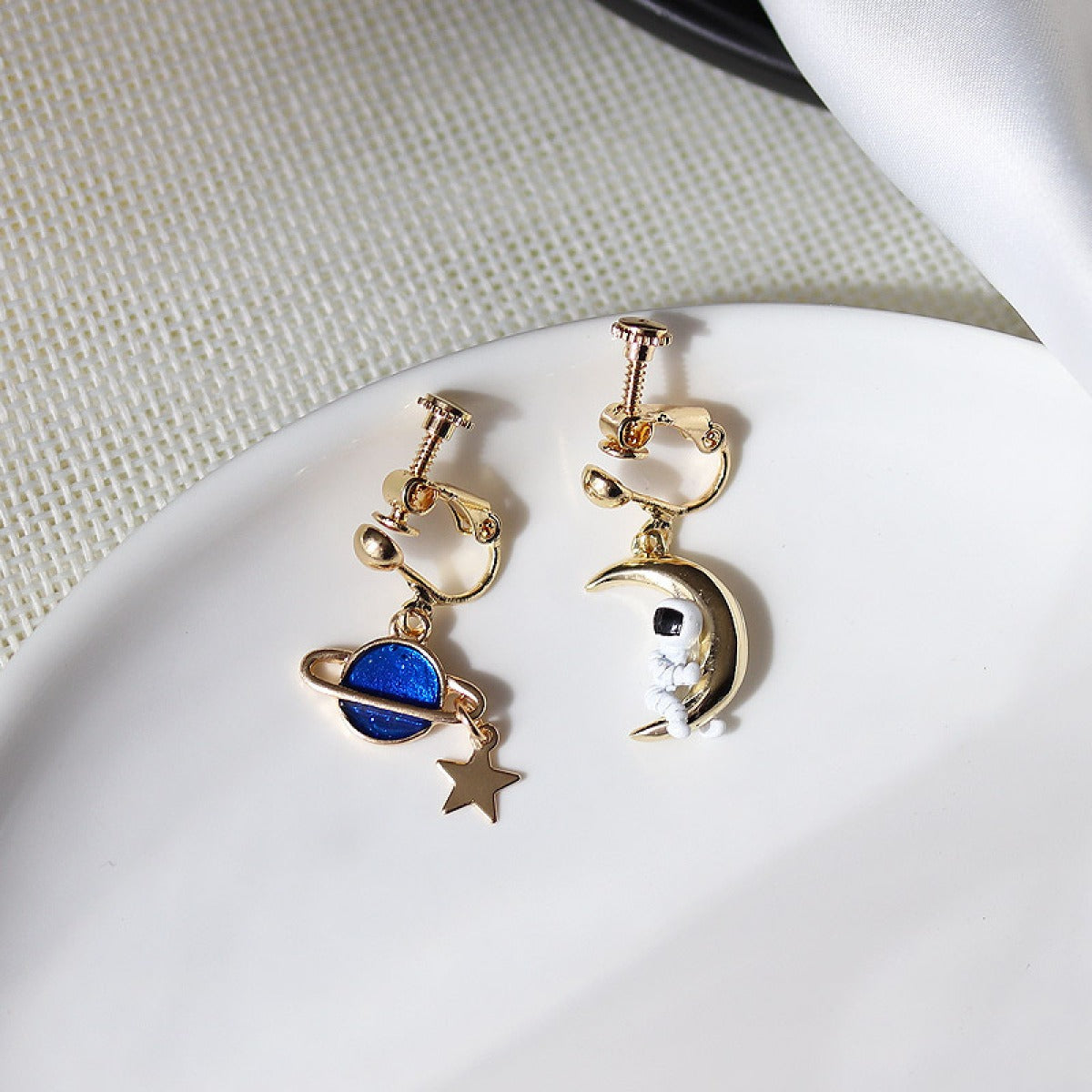 Luna – Astronaut & Planet Earrings