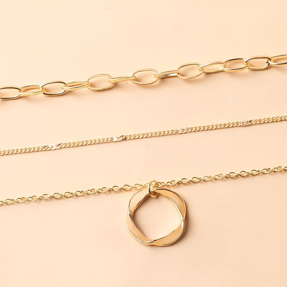 Ivana – Vintage-inspired necklace full of charm