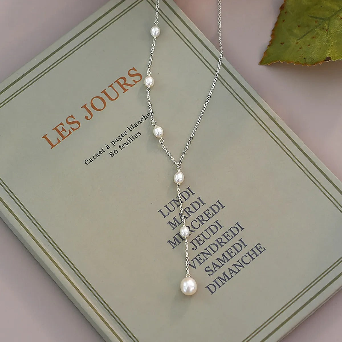 Kayla – Classic Necklace with Pearl Pendant