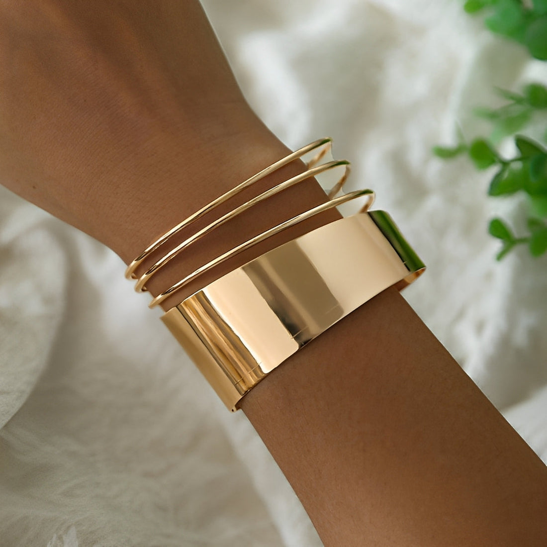 Camille – Timeless Vintage Bracelet in Gold