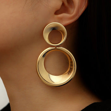 Claudia – Vintage Round Bold Earrings