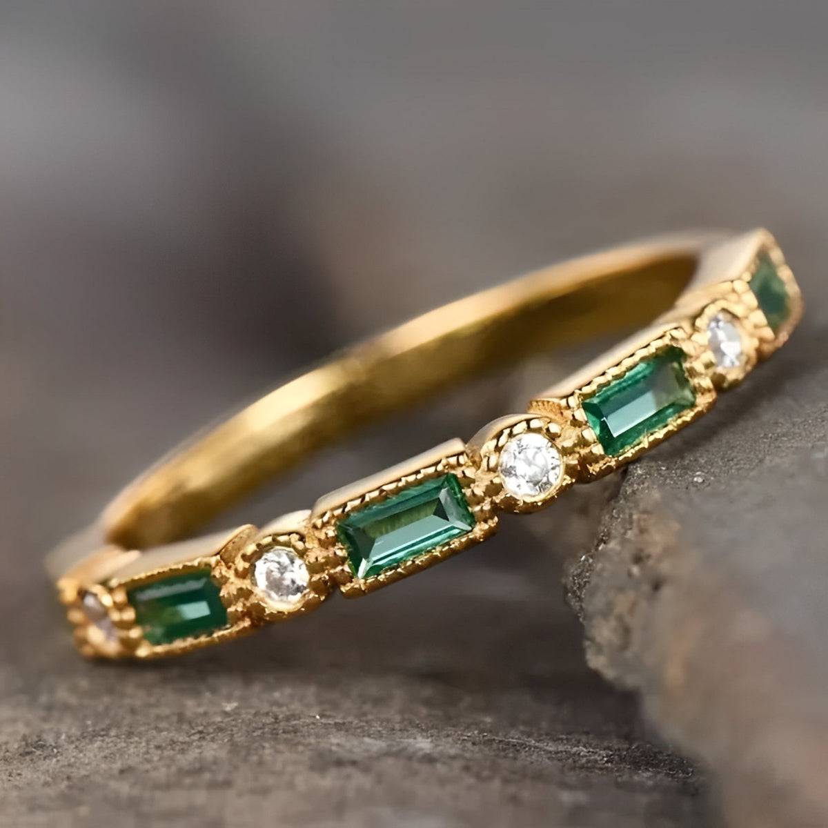 Sana – Vintage Gold Ring with Set Green Zirconia