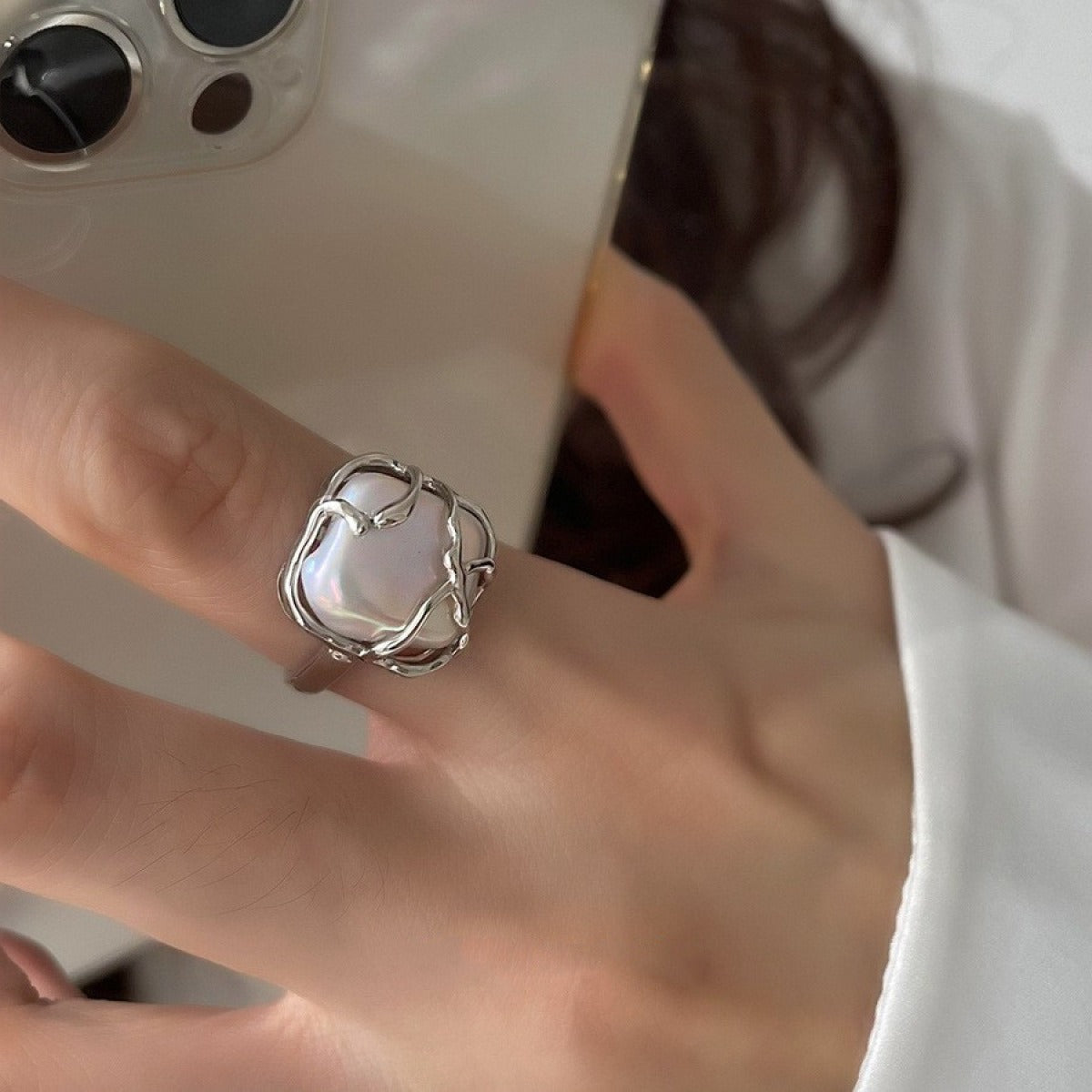 Marian – Gold ring featuring a pearl
