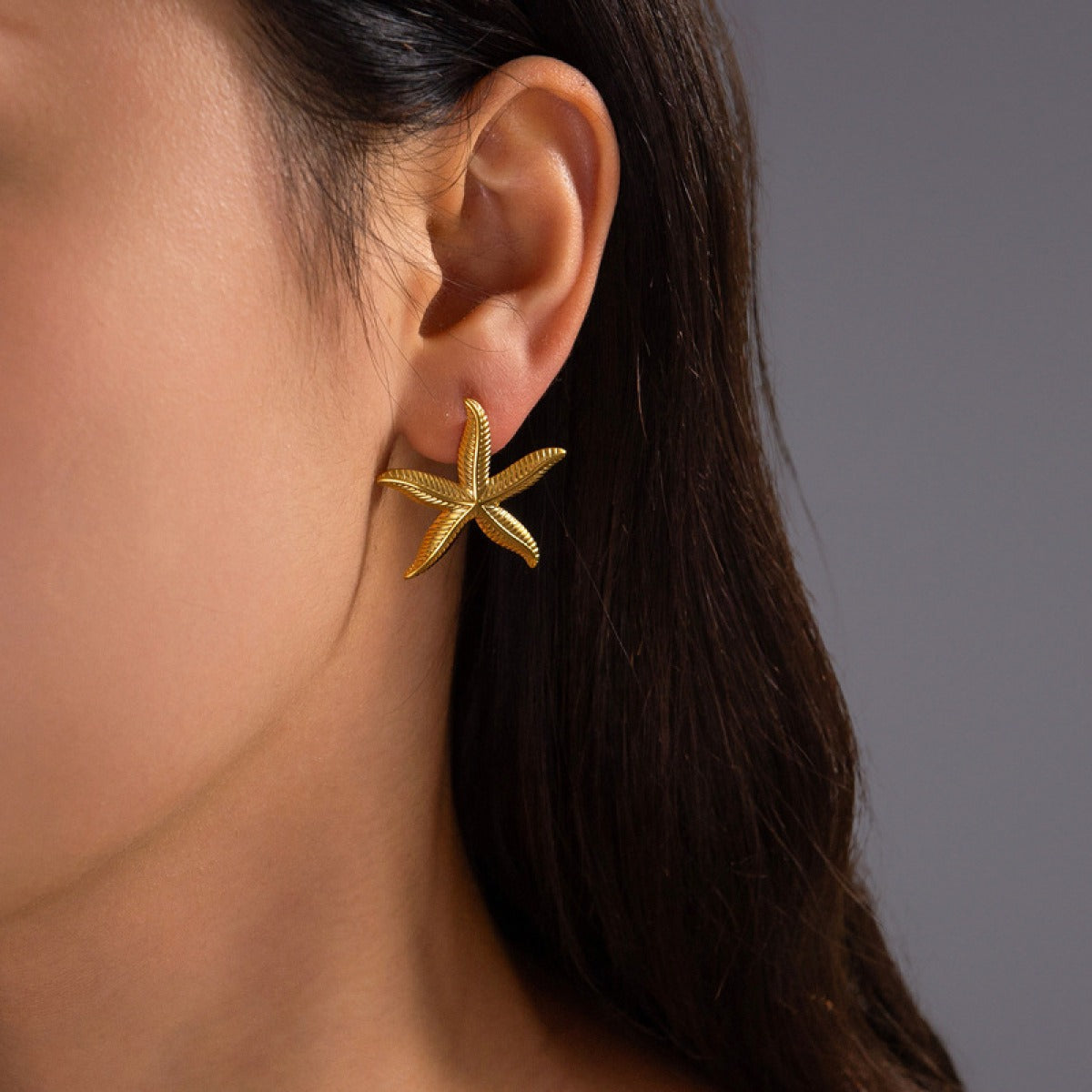 Pien – Golden starfish earrings