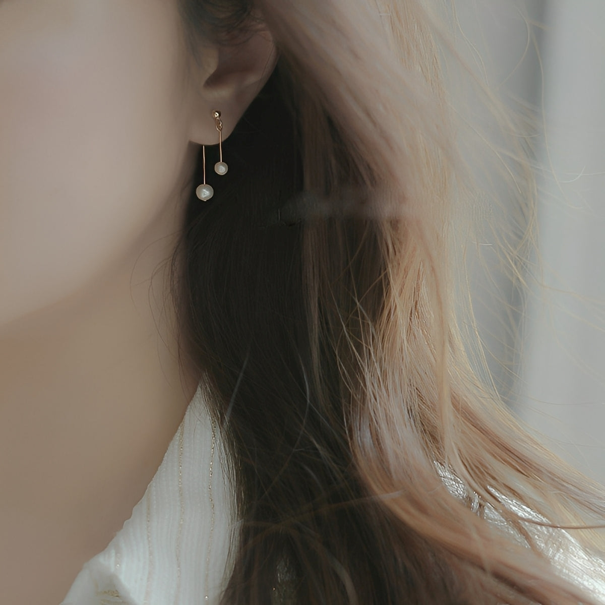 Alice – Earrings with pendant and pearls