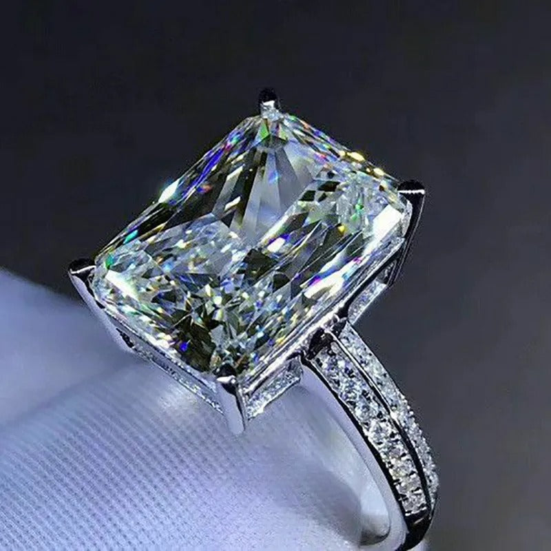 Jade – Ring featuring Large Zircon
