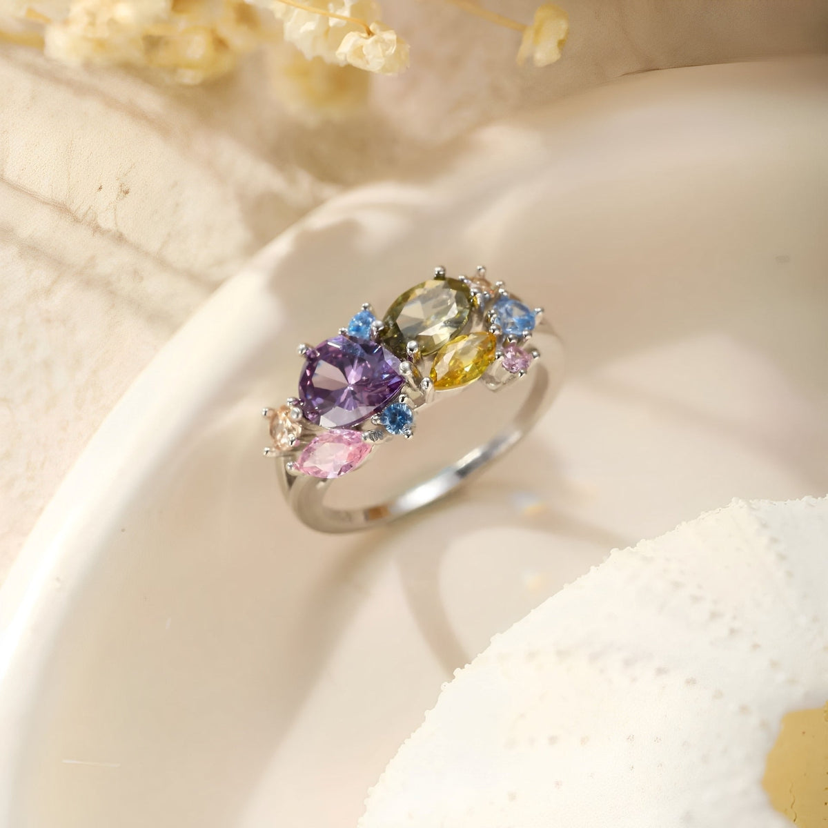 Clarine – Vintage Silver Ring with Vibrant Crystals