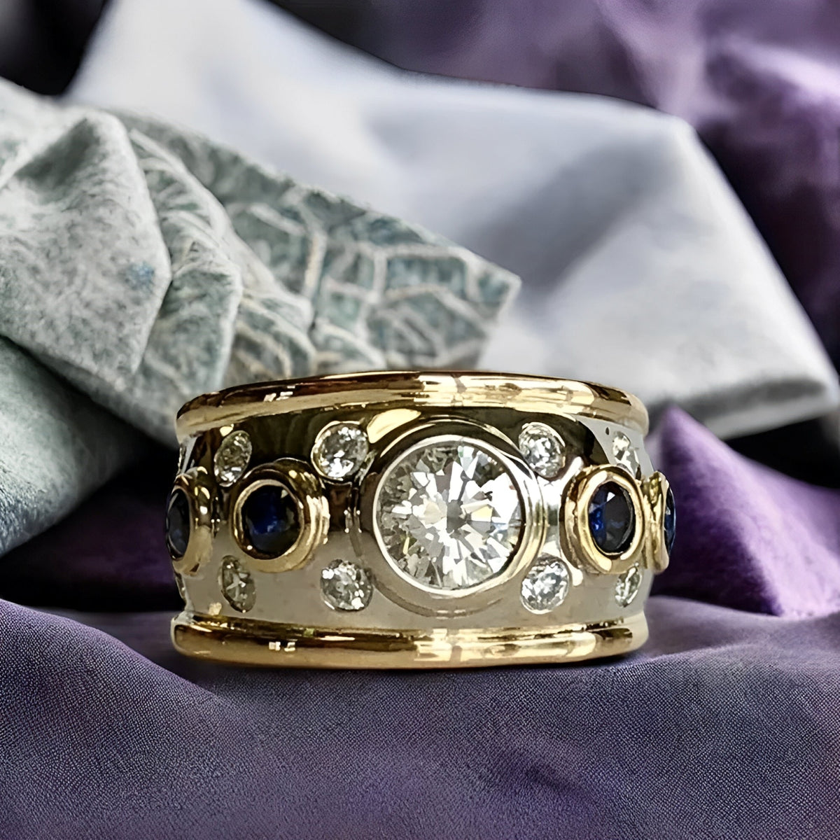 Sierra – Vintage Gold Ring with Set Zircon