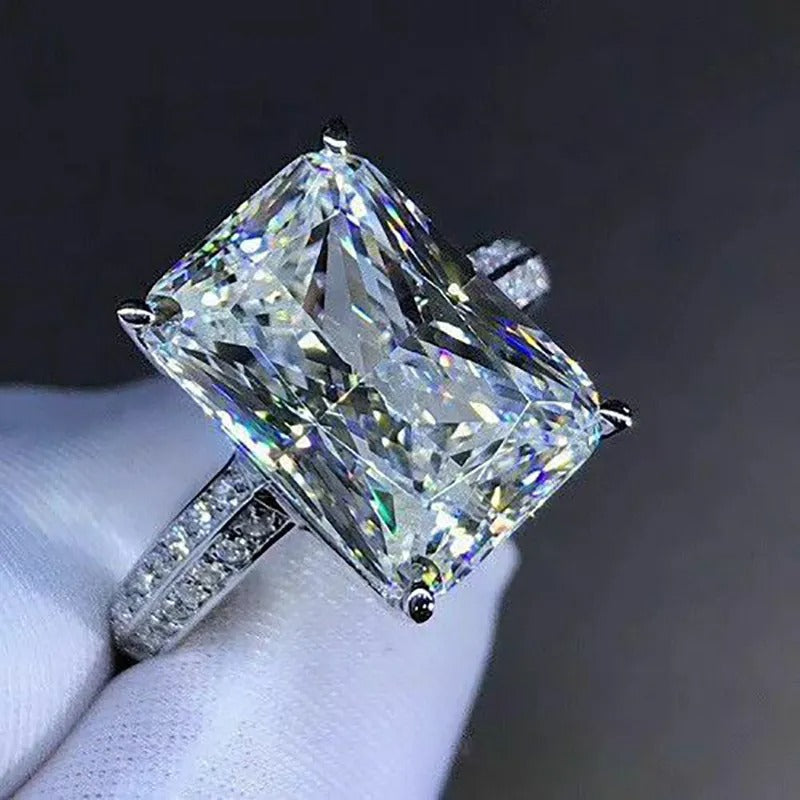 Jade – Ring featuring Large Zircon