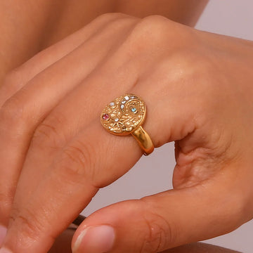 Solenya – Ring Featuring Crystal Gold Sun-Moon Design