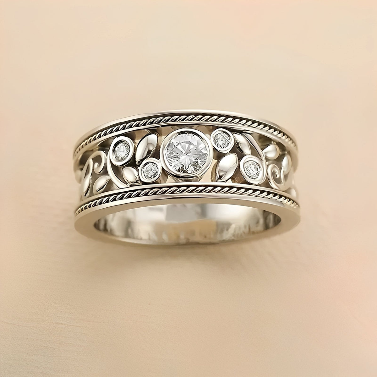Nina – Vintage Ring in Silver & Zircon