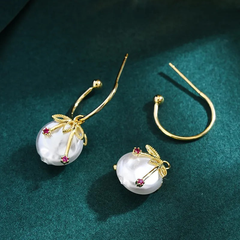 Cléa – Vintage Cherry Earrings in Gold and Pearl