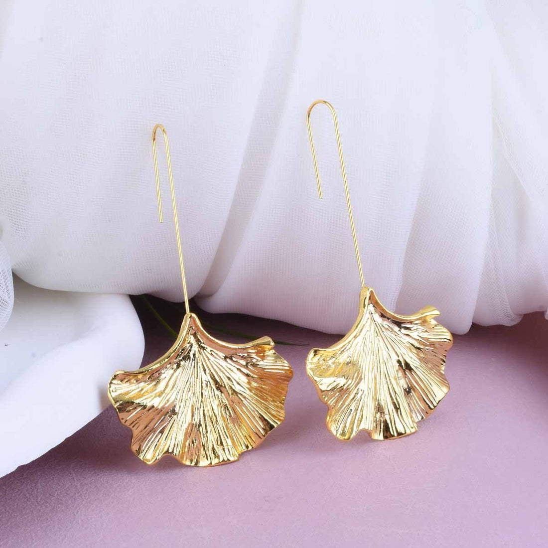 Bliss – Earrings golden vintage petals