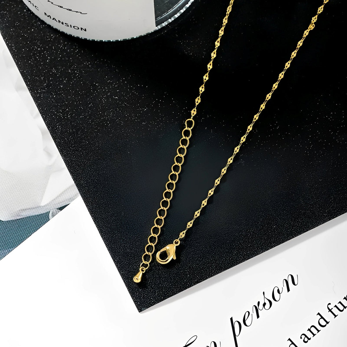 Zeinab – Chic Minimalist Necklace