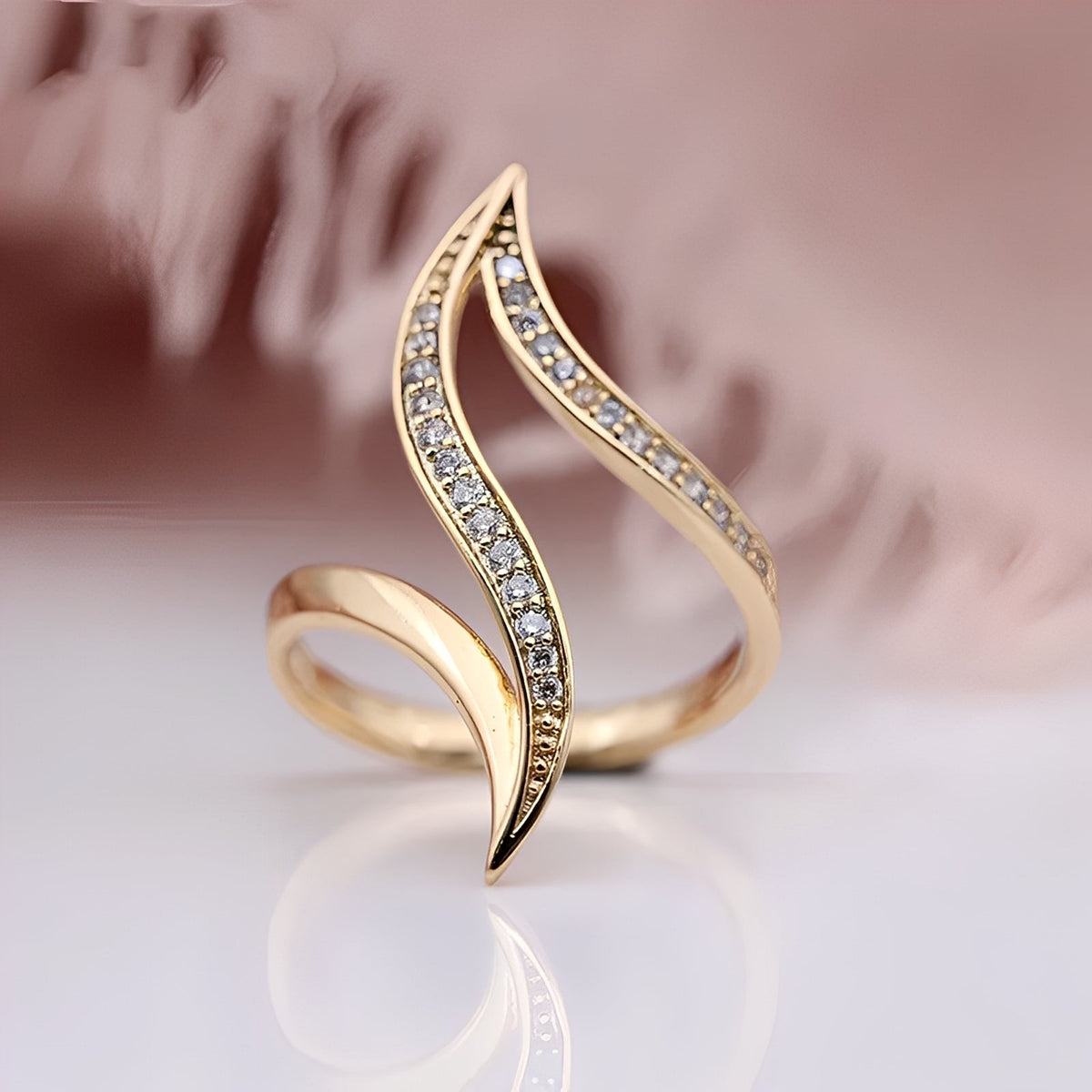 Brianna – Ring of Gold with Diamonds