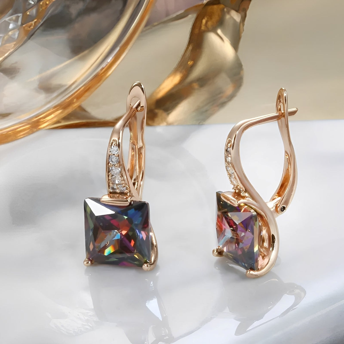 Celina – Hoop Earrings in Gold with Vibrant Zirconia