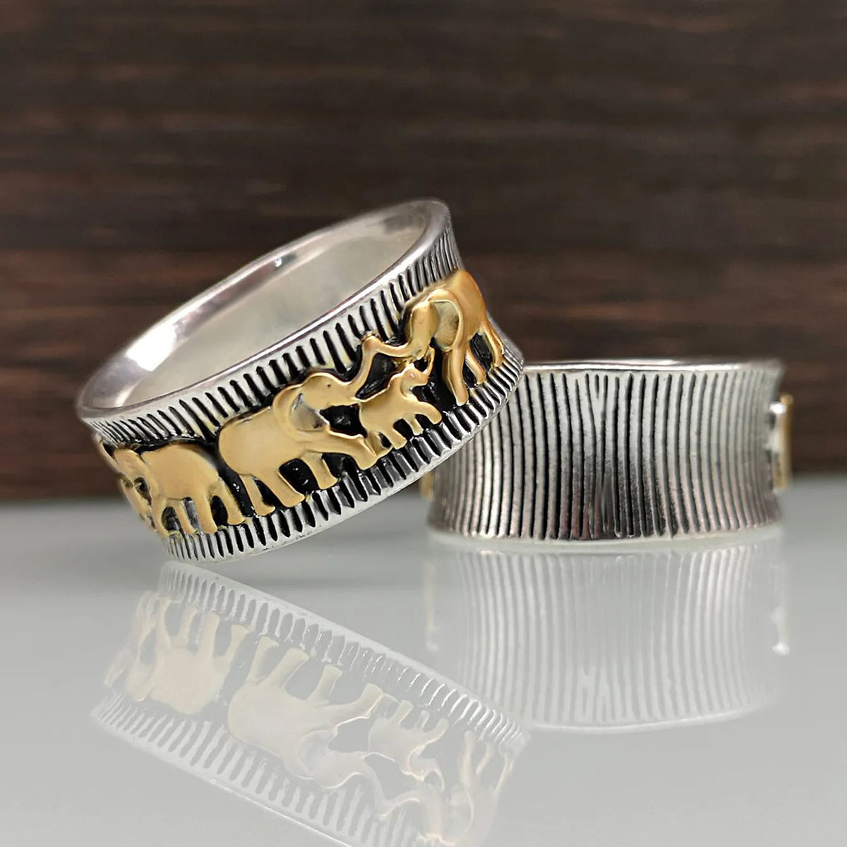 Eli – Elephant Ring Golden Vintage