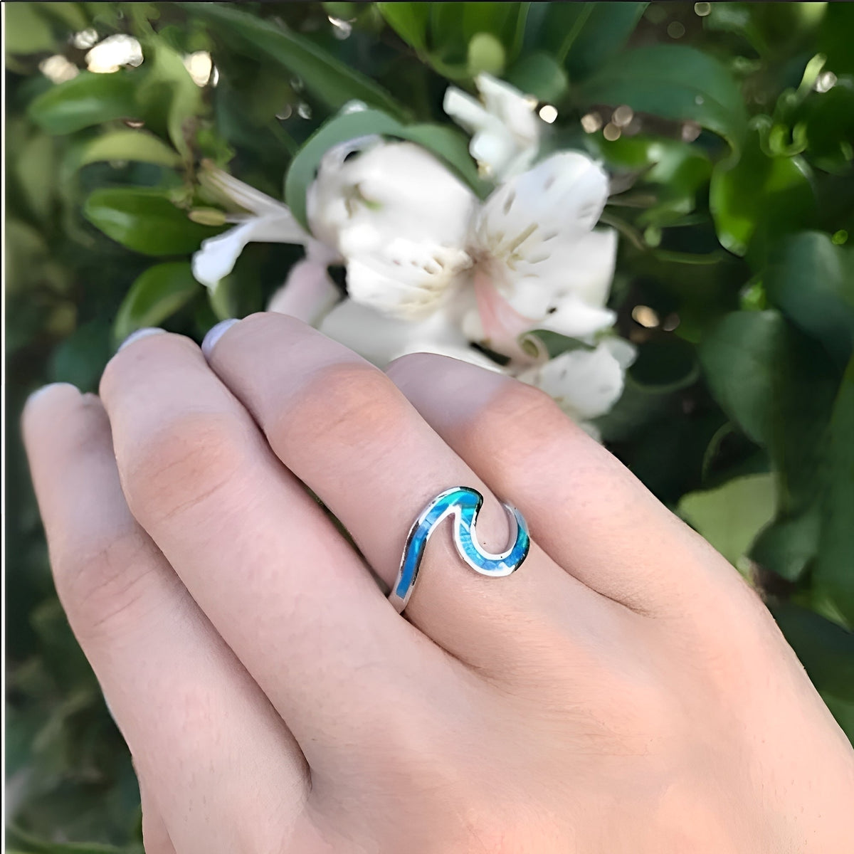 Nerina – Ring Ocean Wave in Opal and Silver