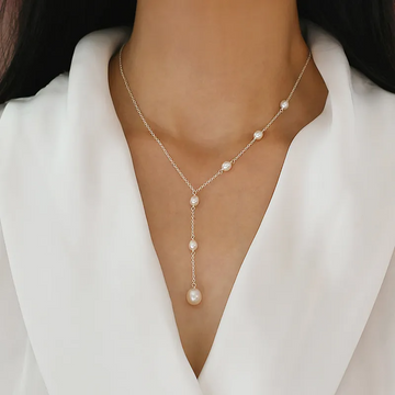 Kayla – Classic Necklace with Pearl Pendant