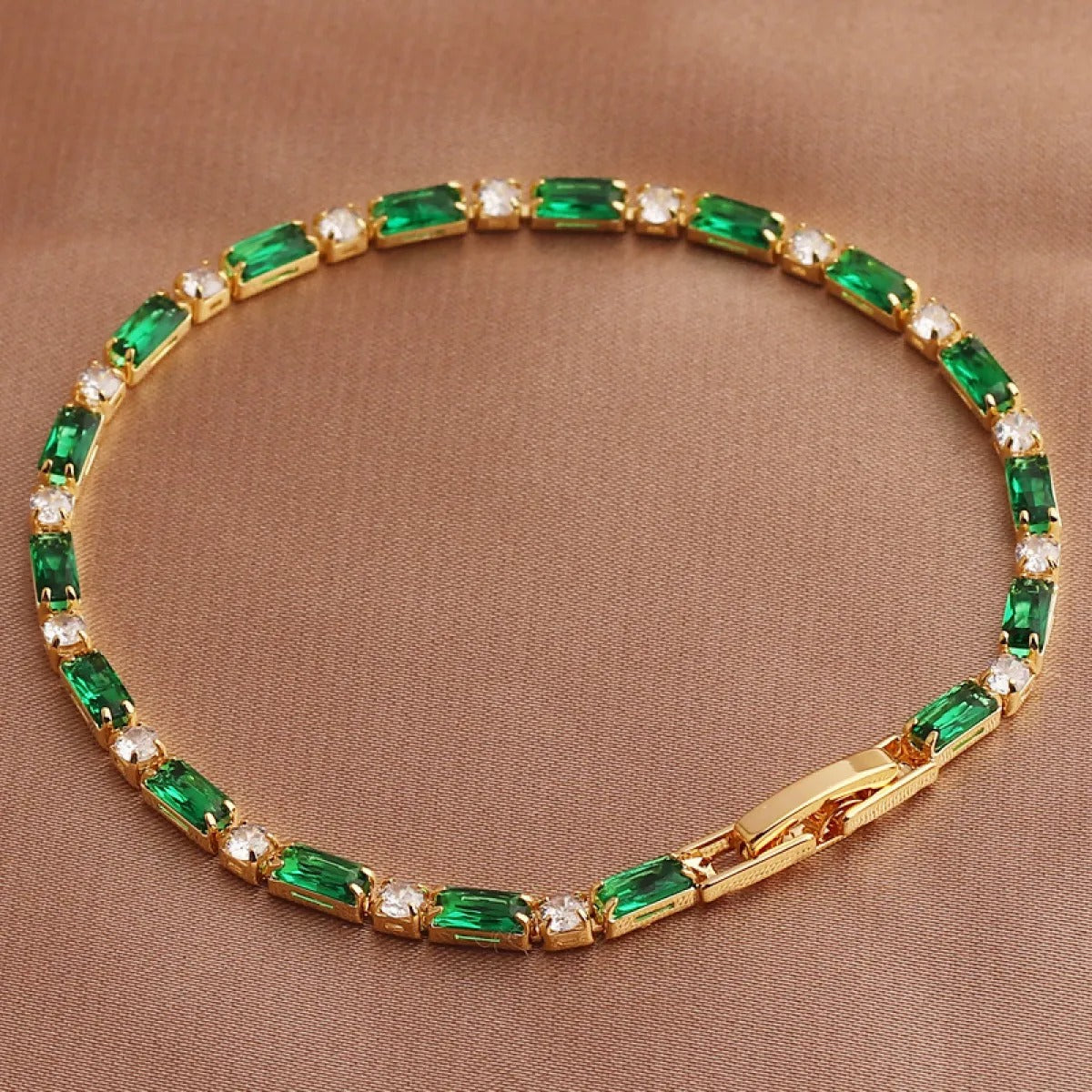 Miralyn – Elegant Golden Bracelet