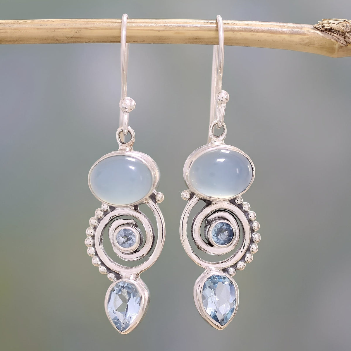 Cassie – Vintage Earrings Featuring Moonstone