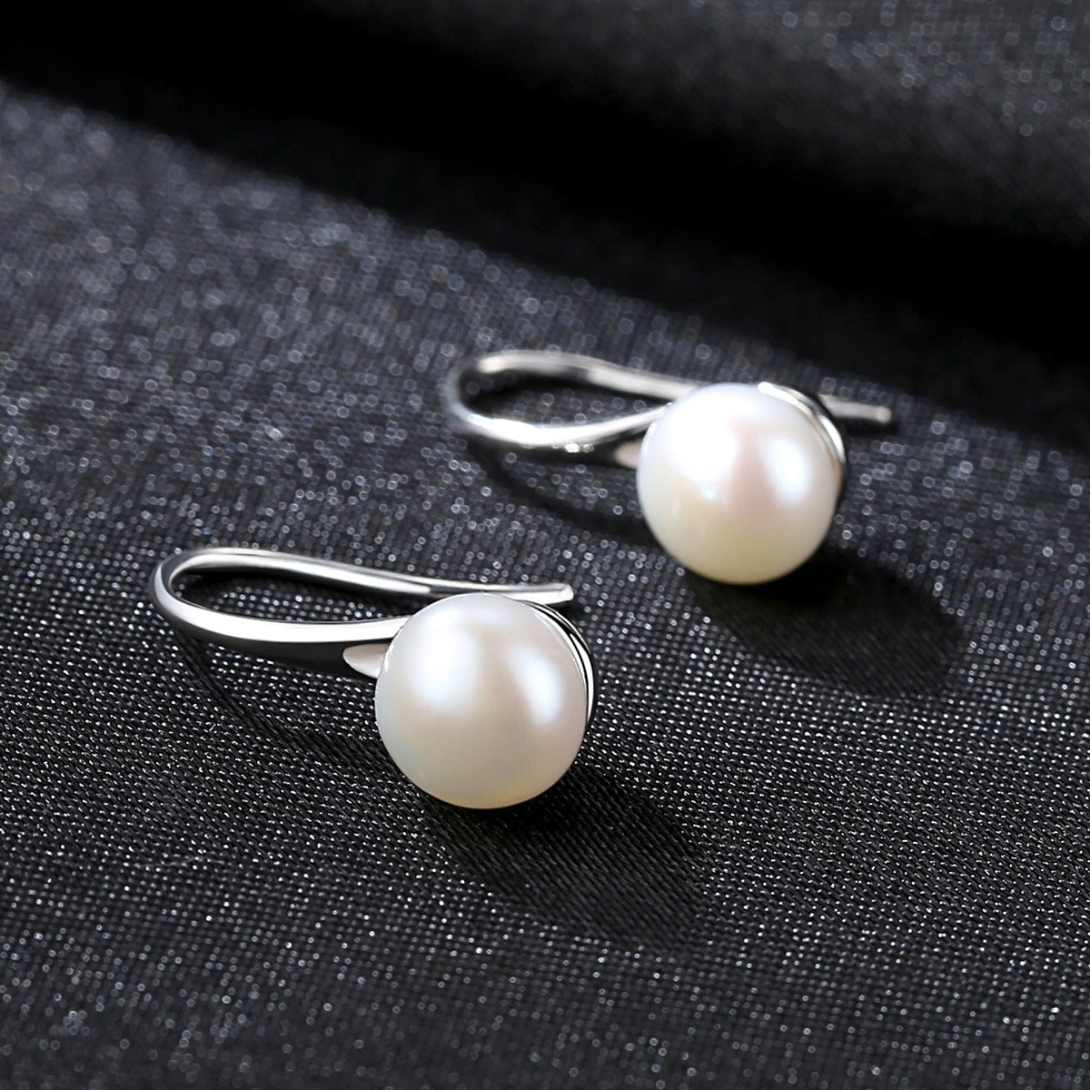 Jeanna – Stylish Earrings with Pearls