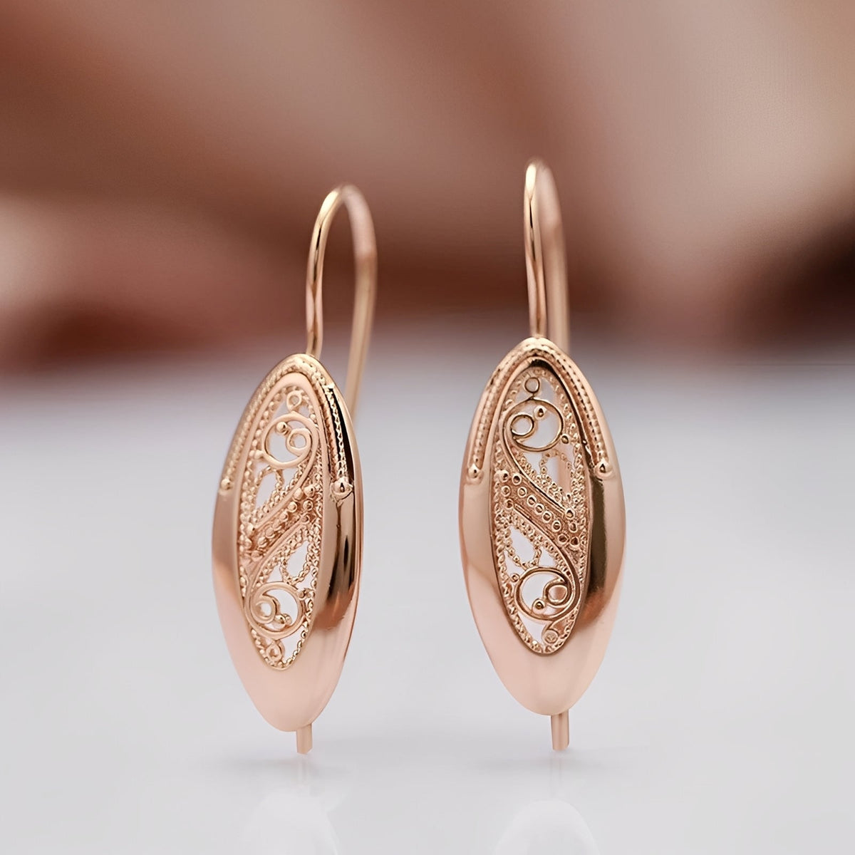 Salma – Chic Hollow Earrings