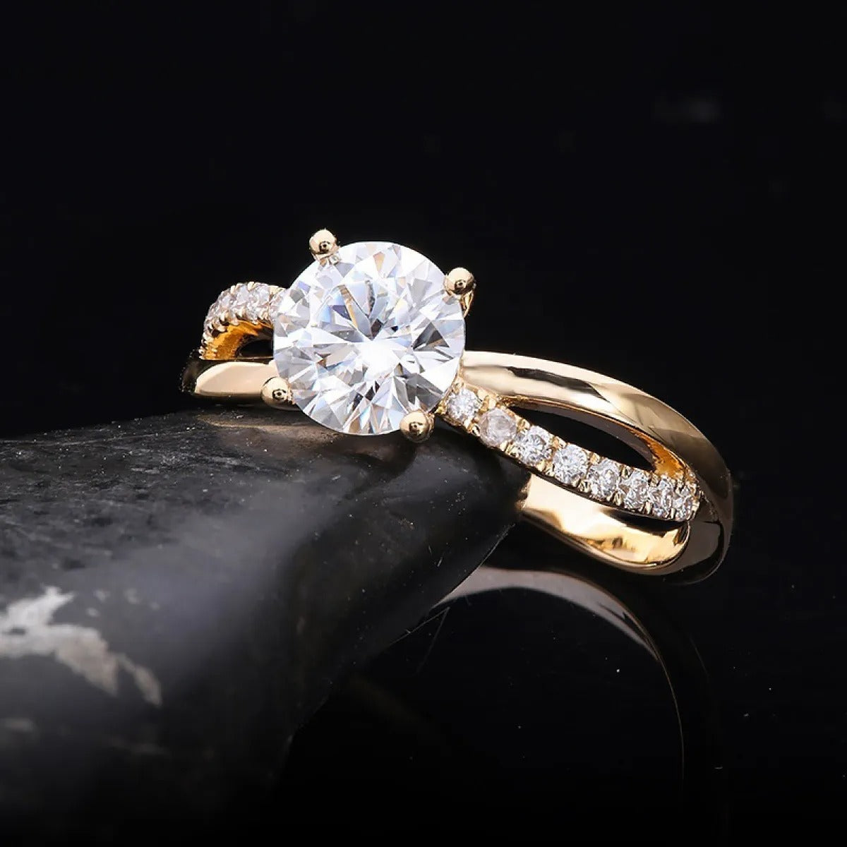 Jane – Ring crafted from 18K Gold