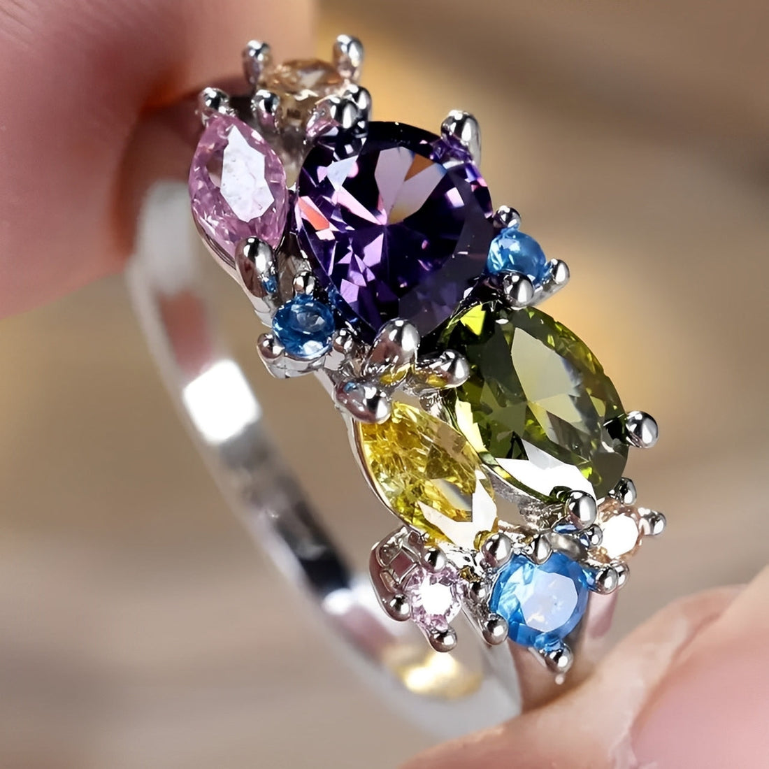 Clarine – Vintage Silver Ring with Vibrant Crystals