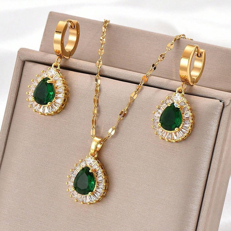 Rheya – Stylish Lysandelle Set crafted from Gold and Crystal
